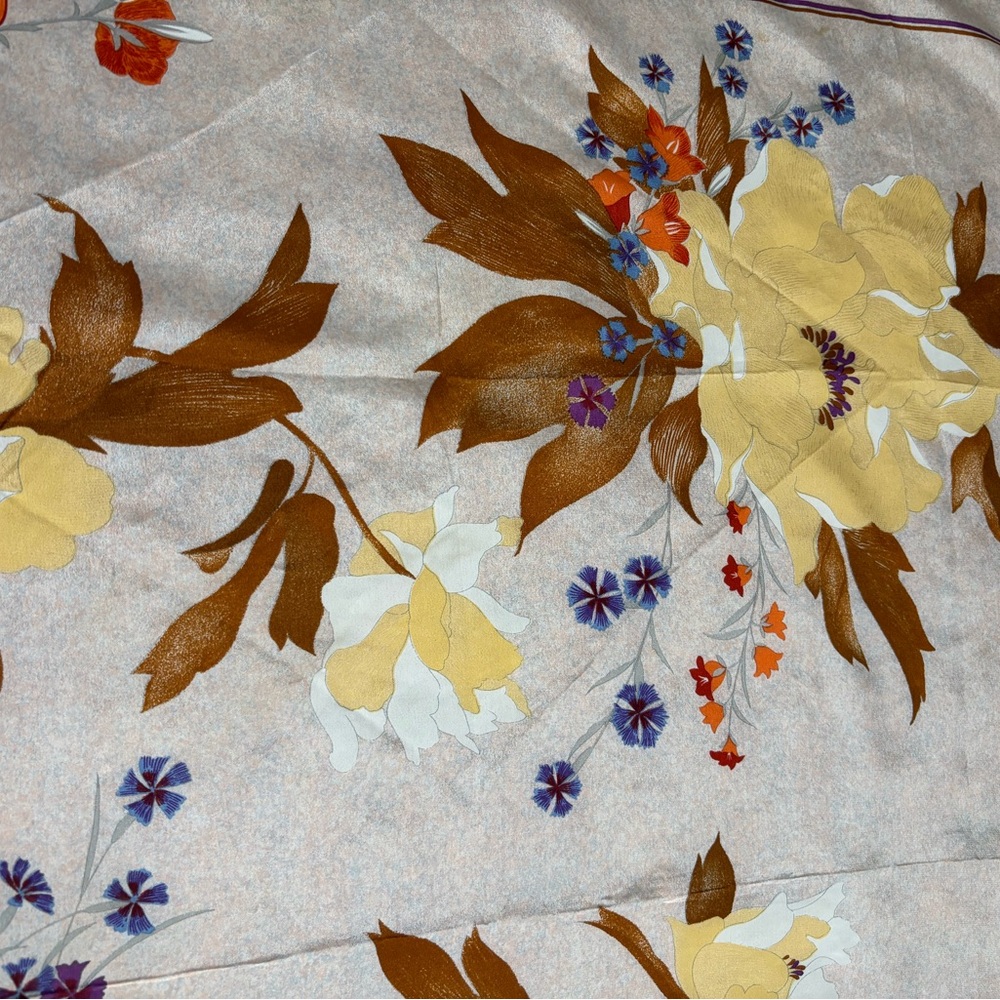 VNTG 60s/70s Christian Dior Silk Floral Scarf w Ecru Backround made in Italy - Picture 12 of 14